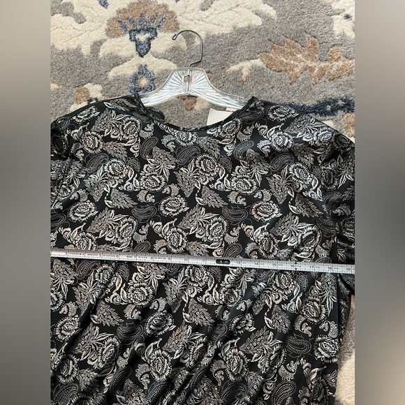 Vintage - 80s - Black and White Floral Blouse - Picture 6 of 6